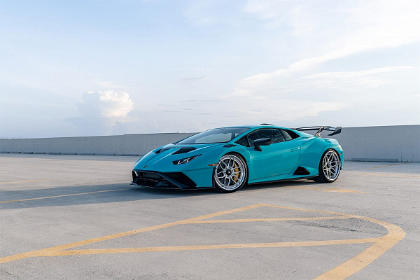 Фото дисков Anrky AN36 Полированный лак на Lamborghini Huracan