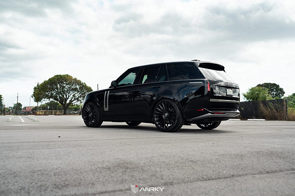 Фото дисков Anrky RF-182 Черный глянец на Range Rover V