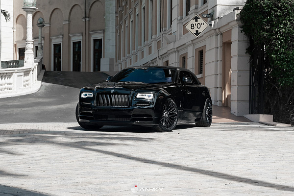 Фото дисков Anrky RF-140 Черный глянец на Rolls-Royce Wraith