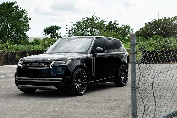 Фото дисков Anrky RF-182 Черный глянец на Range Rover V