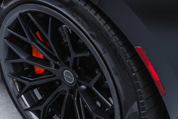 Фото дисков Brixton Forged CM6-R Черный сатин на Aston Martin DBX