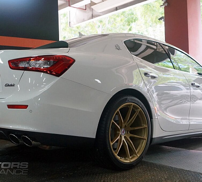 Фото дисков HRE P104 на Maserati Ghibli