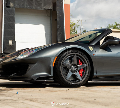 Фото дисков Anrky RS5.3 на Ferrari 812