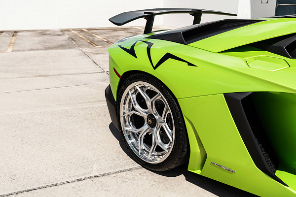 Фото дисков HRE S111SC Полированный лак на Lamborghini Aventador