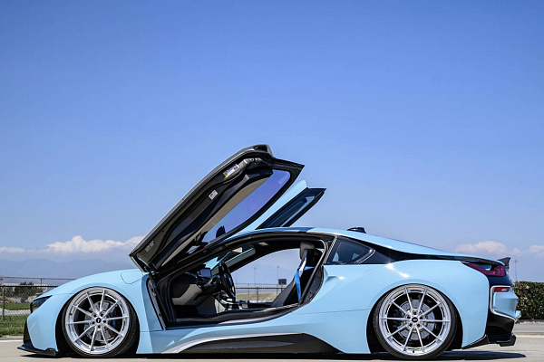 Фото дисков Savini SV-F1 Глянцевый лак на BMW i8