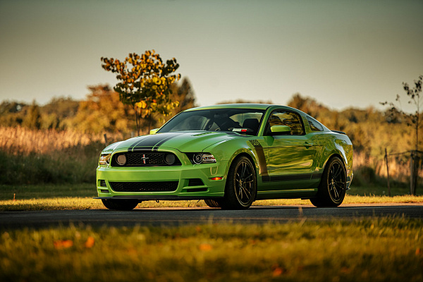 Фото дисков American Racing MACH FIVE Черный глянец на Ford Mustang V