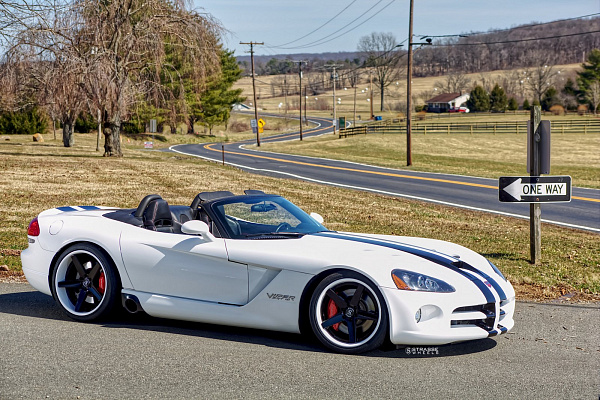 Фото дисков Strasse Wheels S5 Deep Concave FS Другой цвет на Dodge Viper