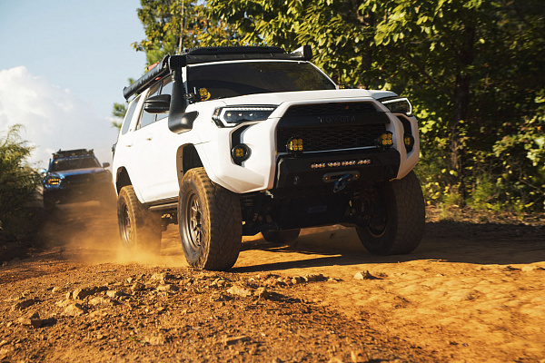 Фото дисков Black Rhino MONDO Сатиновая бронза на Toyota 4Runner V