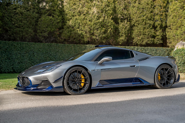 Фото дисков AL13 R10 Черный глянец на Maserati MC20
