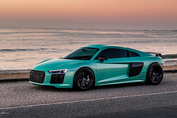 Фото дисков Brixton Forged PF8 Черный глянец на Audi R8 (4S)
