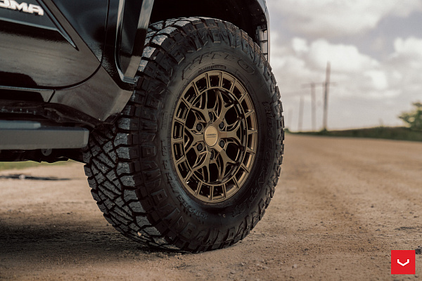 Фото дисков Vossen HFX-1 (6-Lug) Сатиновая бронза на  Toyota Tacoma IV