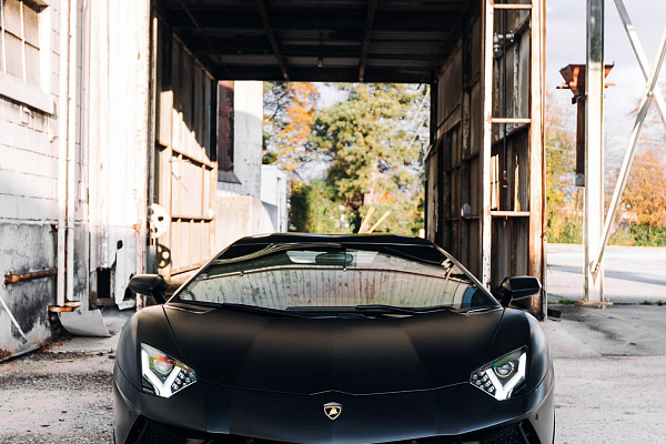 Фото дисков Brixton Forged TR05 Черный глянец на Lamborghini Aventador
