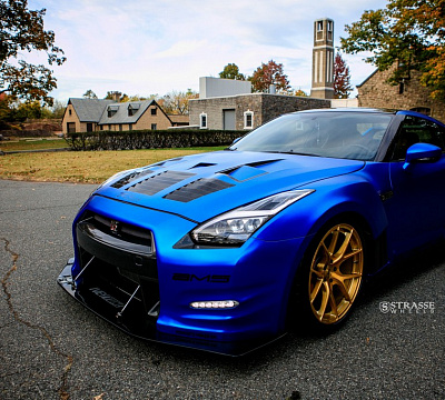Фото дисков Strasse Wheels SM5R Deep Concave Monoblock на Nissan GT-R