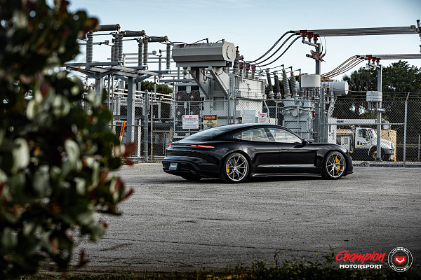Фото дисков Vossen RS74 Глянцевый тонированный лак на Porsche Taycan I