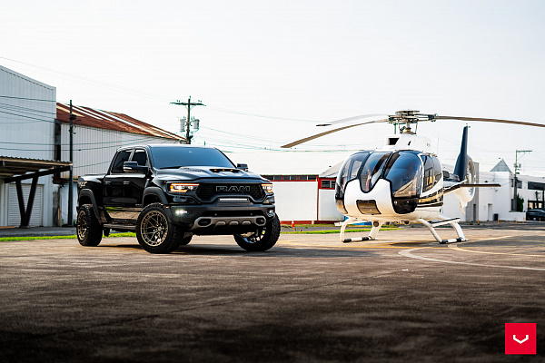 Фото дисков Vossen HFX-1 (6-Lug) Сатиновое темное золото на Ram 1500 V