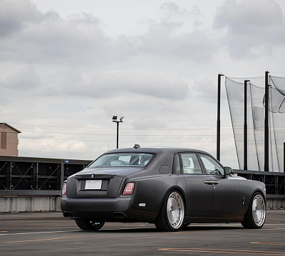 Фото дисков HRE 935 на Rolls-Royce Phantom