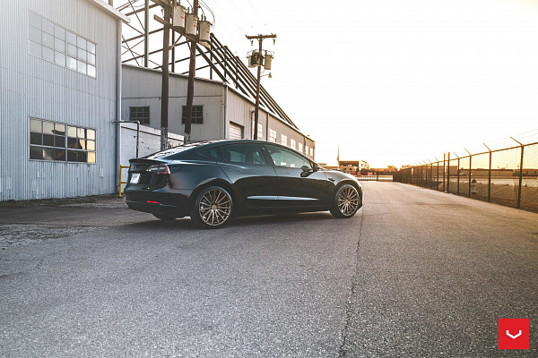Фото дисков Vossen VFS-2 Сатиновая бронза на Tesla Model 3