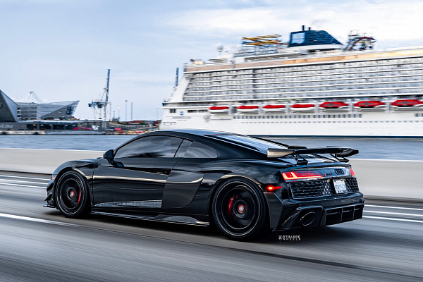 Фото дисков Strasse Wheels SV15FF Deep Concave FS Другой цвет на Audi R8 (4S)