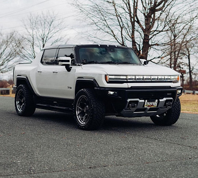 Фото дисков 4PLAY 4PF6 на GMC Hummer EV