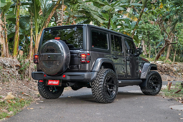 Фото дисков 4PLAY 4P55 Черный глянец на Jeep Wrangler IV (JL)