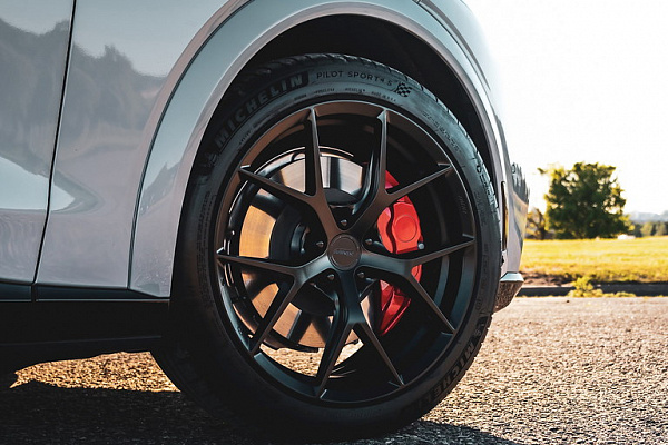 Фото дисков MRR FS06 Черный сатин на Ford Mustang Mach-E