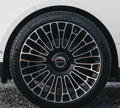 Фото дисков Brixton Forged LX01 на Land Rover Range Rover IV