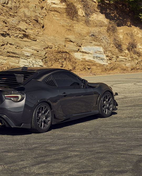 Фото дисков MR147 CM7 Сатиновый графит на Toyota GT86