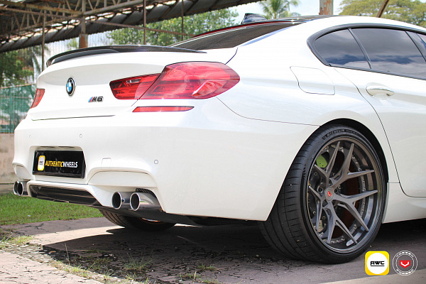 Фото дисков Vossen S21-01 (3-Piece) Сатиновый графит на BMW 6/M6 (F06/F13/F12)