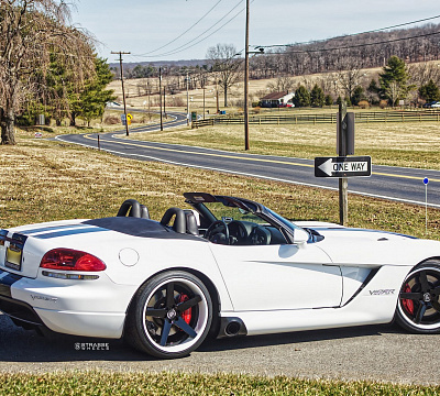 Фото дисков Strasse Wheels S5 Deep Concave FS на Dodge Viper