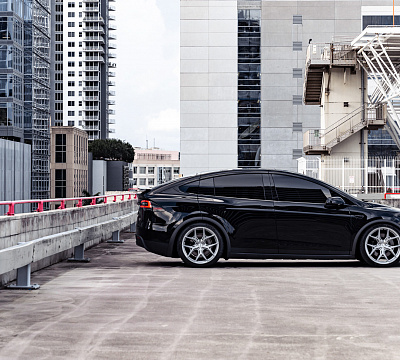 Фото дисков Vossen HF-5 на Tesla Model X