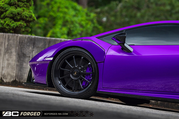 Фото дисков BC Forged TD01 Черный глянец на Lamborghini Huracan