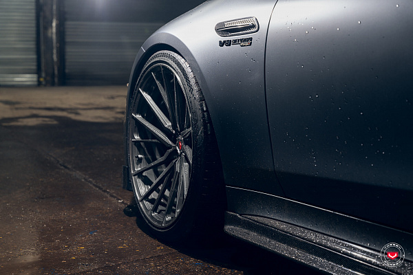 Фото дисков Vossen M-X4T Глянцевый темный лак на Mercedes-Benz AMG GT I