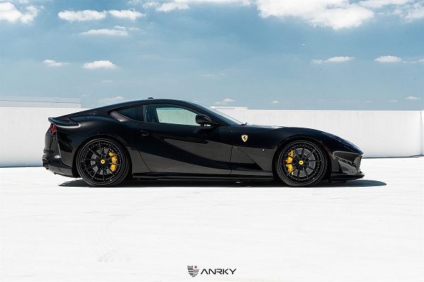 Фото дисков Anrky AN38 Черный сатин на Ferrari 812
