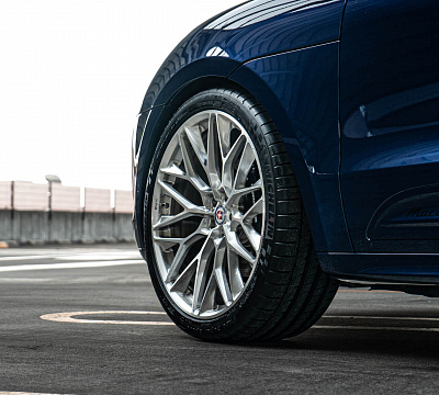 Фото дисков HRE P200 на Porsche Macan I