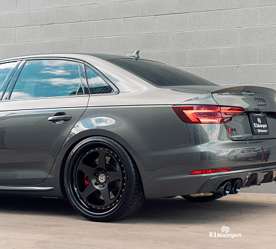 Фото дисков HRE 305 на Audi A/S/RS 4 (B9)