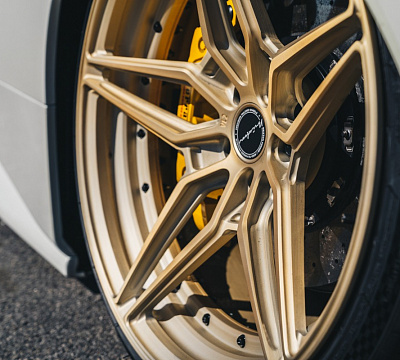 Фото дисков MV Forged VL22 на Ferrari 488