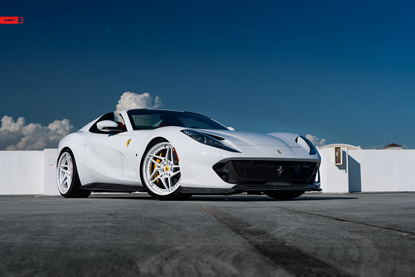 Фото дисков Anrky S3-X3 Белый глянец на Ferrari 812