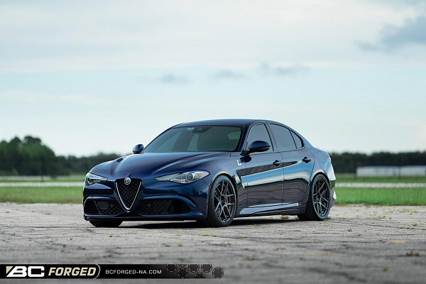 Фото дисков BC Forged HCA381 Сатиновый графит на Alfa Romeo Giulia II (952)