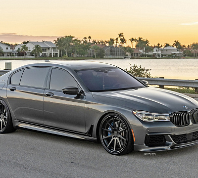 Фото дисков Strasse Wheels R10 Deep Concave FS на BMW 7 (G11/G12)