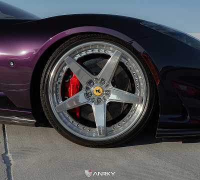 Фото дисков Anrky RS5.3 на Ferrari 812