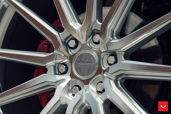 Фото дисков Vossen HF6-1 Серебро на GMC Yukon V