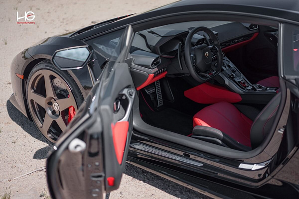 Фото дисков HRE 305M Сатиновая темная бронза на Lamborghini Huracan
