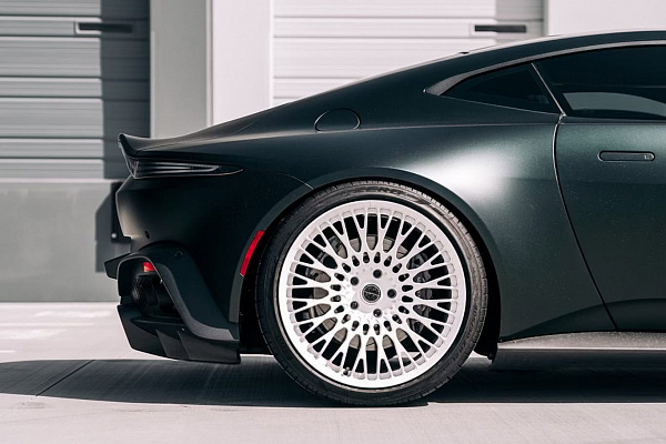 Фото дисков Brixton Forged TR20 Белый глянец на Aston Martin Vantage 4