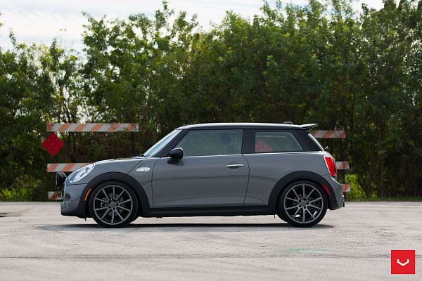 Фото дисков Vossen VFS-1 Сатиновый графит на MINI Cooper III