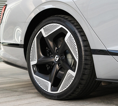 Фото дисков Kahn Type 8 на Bentley Flying Spur III