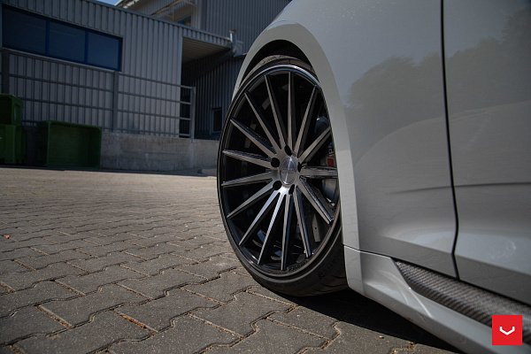 Фото дисков Vossen VFS-2 Глянцевый темный лак на Audi A/S/RS 5 (F5)
