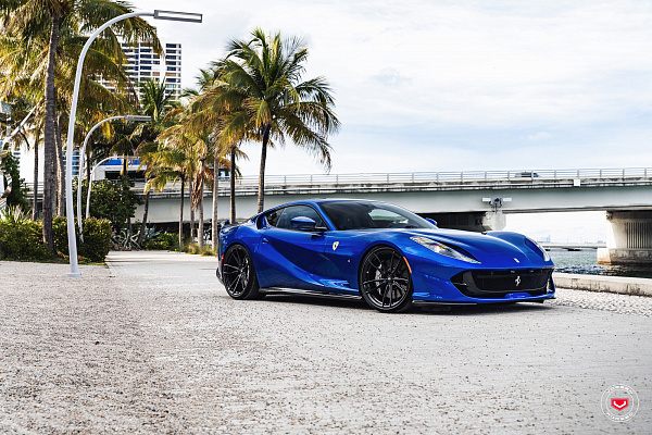 Фото дисков Vossen S17-06 Черный глянец на Ferrari 812