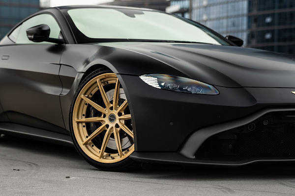 Фото дисков Brixton Forged R11-R Глянцевая шампань на Aston Martin Vantage 4