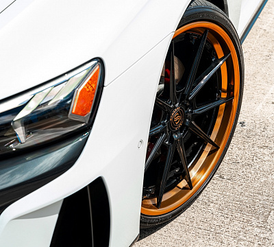 Фото дисков Strasse Wheels SV10 Deep Concave FS на Audi E-tron GT