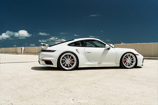 Фото дисков Anrky AN23 Глянцевый лак на Porsche 911 VIII